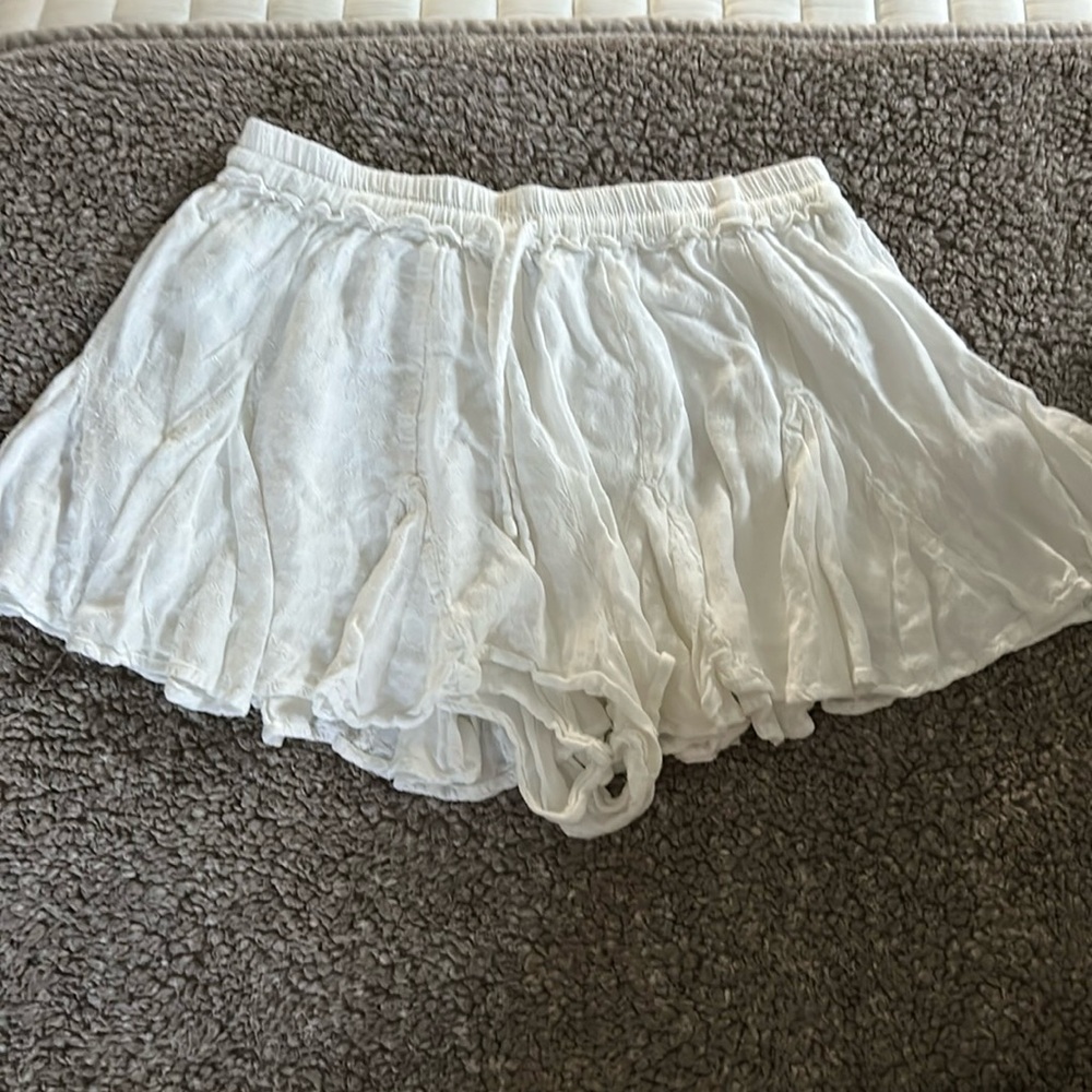 Cotton Candy LA Flowy White Shorts Skort Size Small